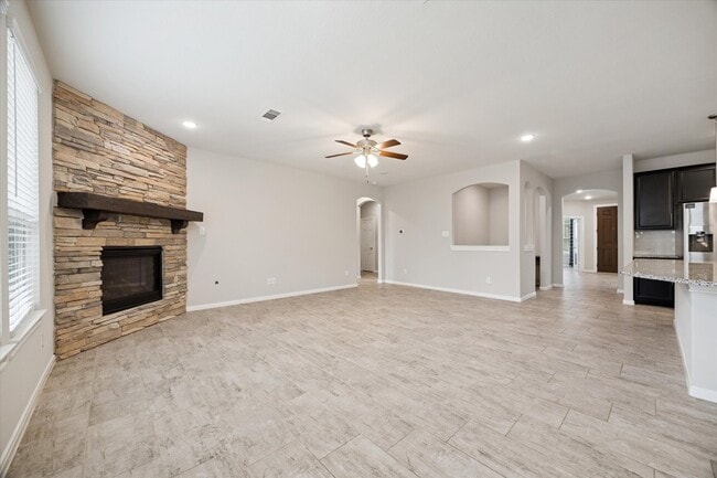 Building Photo - 24918 Meadowthorn Crest Ln