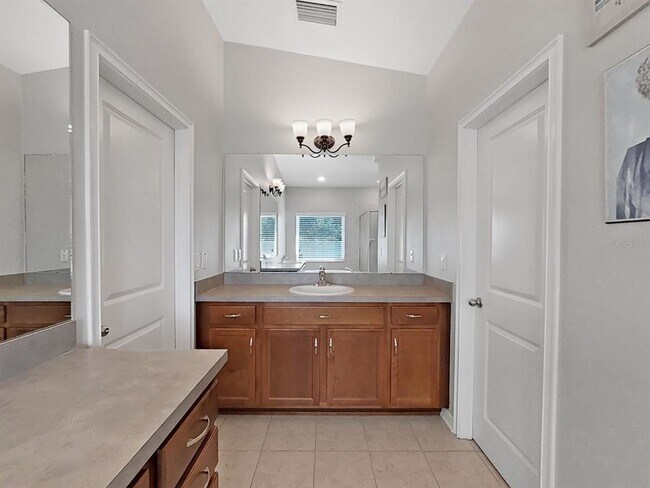 Building Photo - 14066 Finsbury Dr