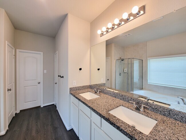 Building Photo - 10423 Astor Pt Trl