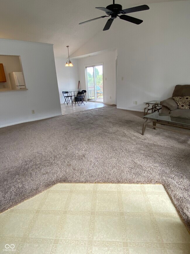 Building Photo - 5251 Bluff View Dr
