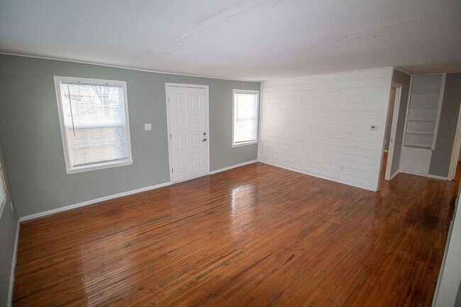 Building Photo - 1507 W Worley St
