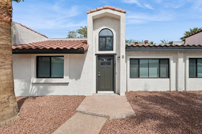 Building Photo - 7826 E Heatherbrae Ave