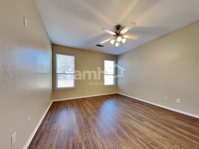 Building Photo - 2673 Silver Hill Dr