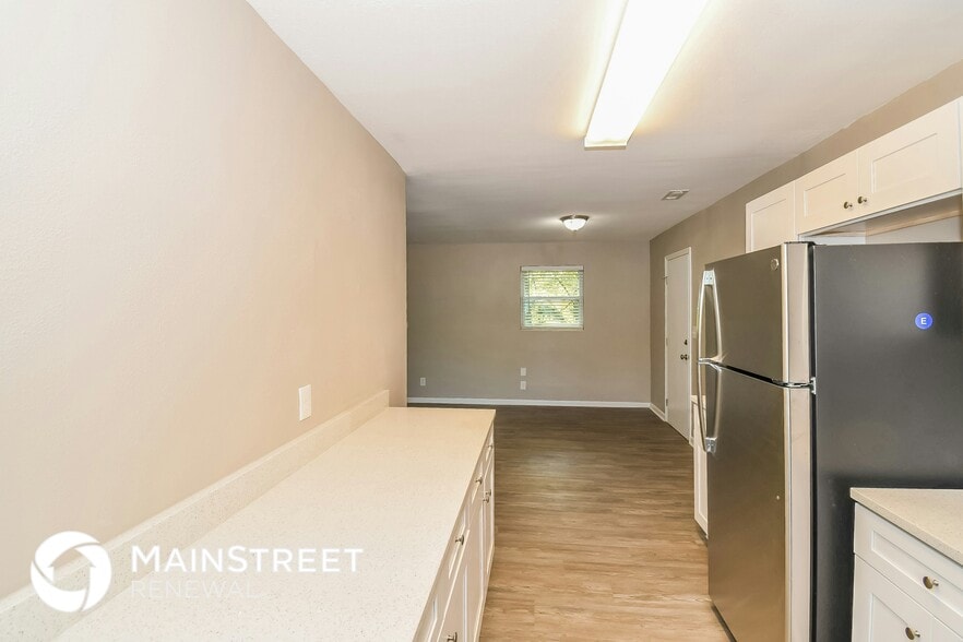 Building Photo - 6260 Merrill Rd