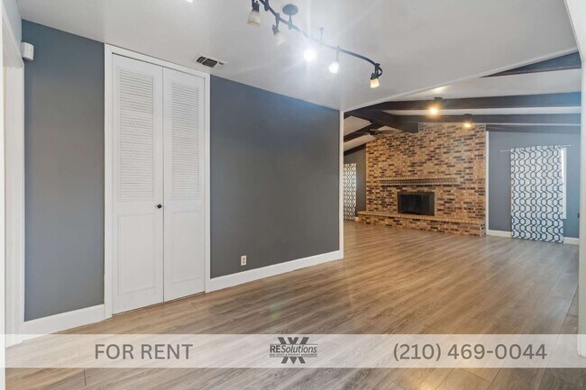 Building Photo - 800 Brooks Ave