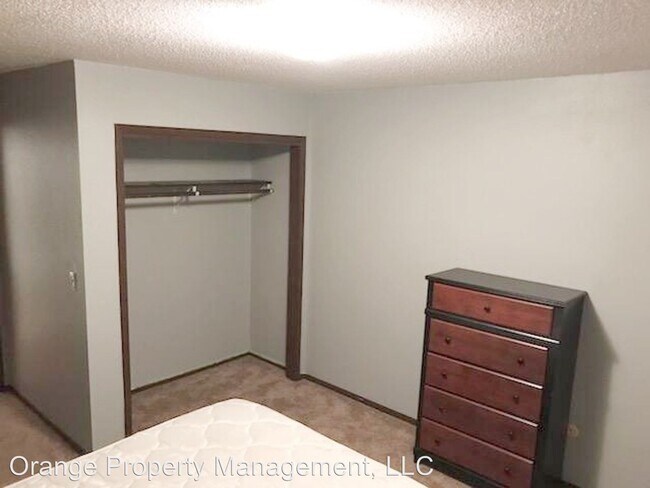 Building Photo - 1236 Edgewood Dr