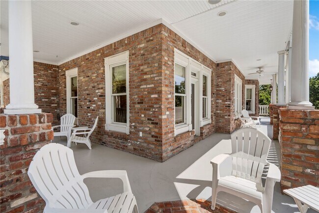 Building Photo - 14746 AR-102