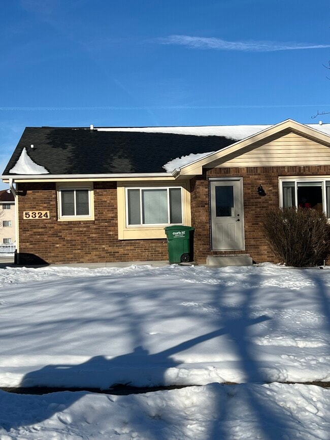 Building Photo - 5324 Jennifer Dr