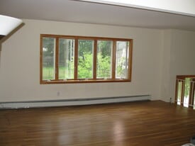 Building Photo - 42 Maple St