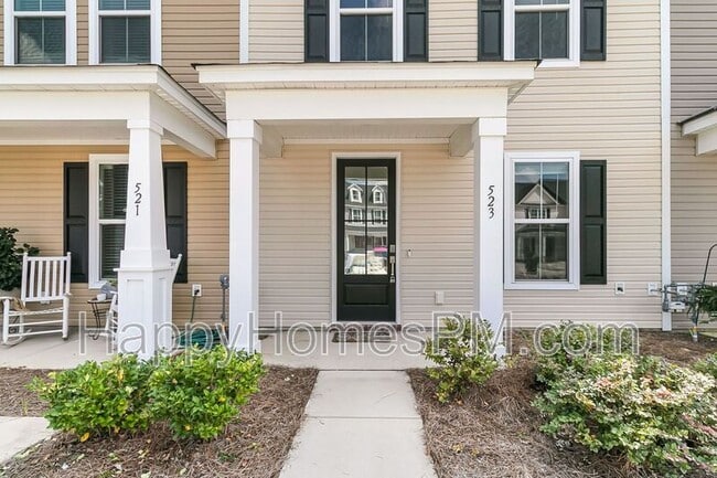 Building Photo - 523 Green Fern Dr