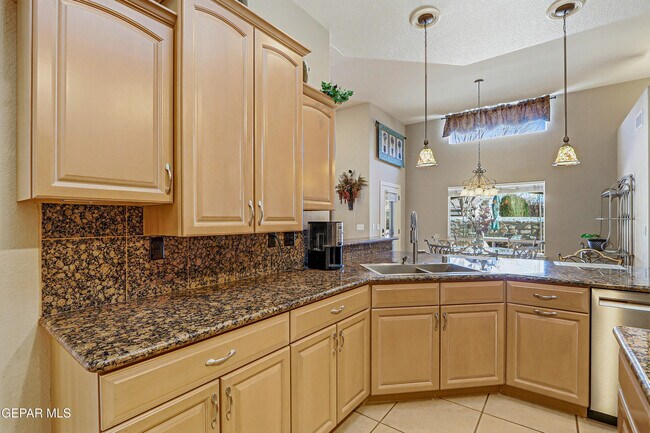 Building Photo - 312 Desert Garden Dr