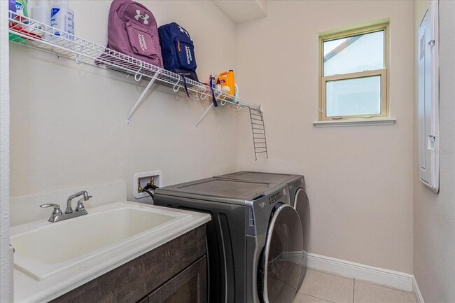 Building Photo - 8222 Topsail Pl