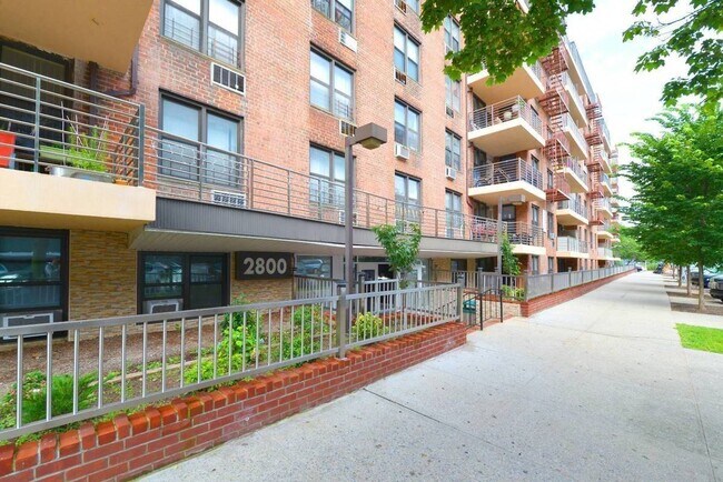 Building Photo - 2800 Coyle St