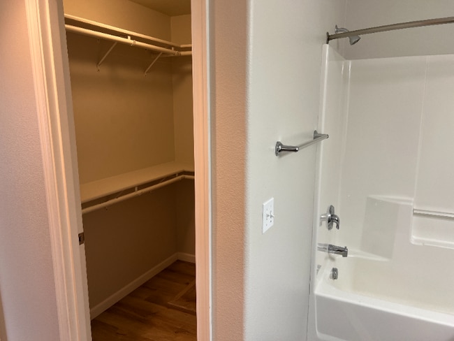 Building Photo - 6109 Basalt Falls Dr