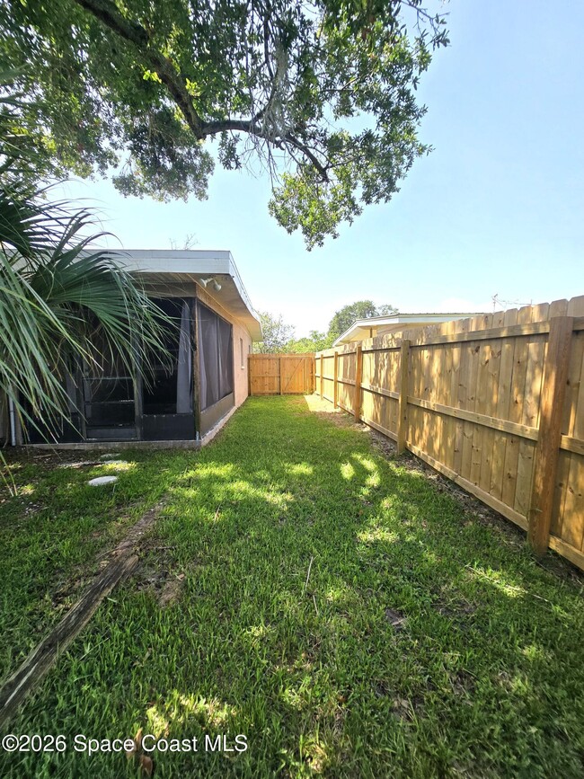 Building Photo - 210 Juniper Ave