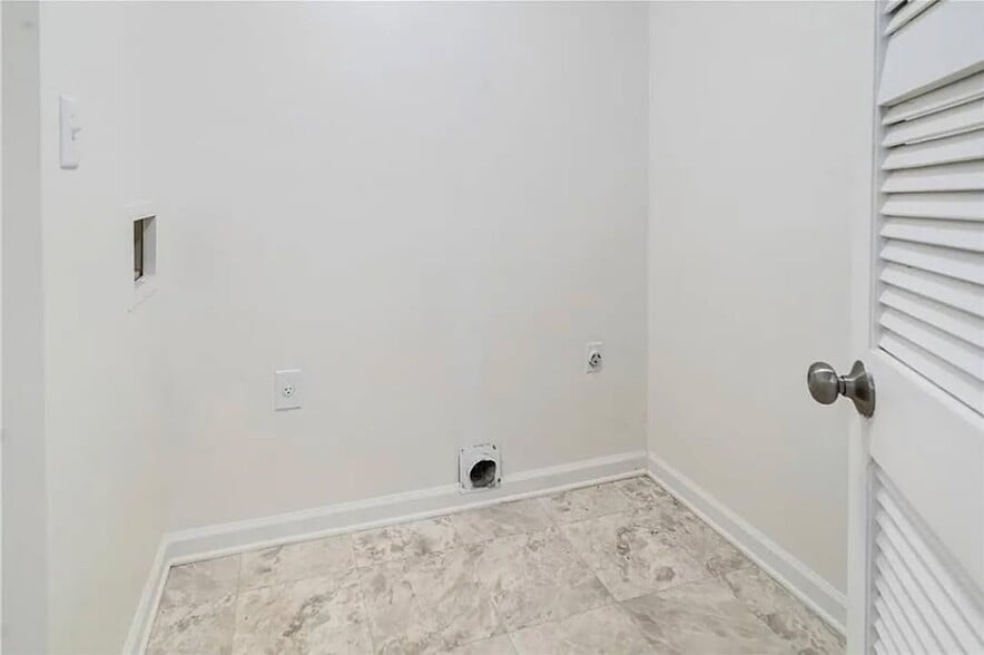 Building Photo - 2194 River Heights Ct SE