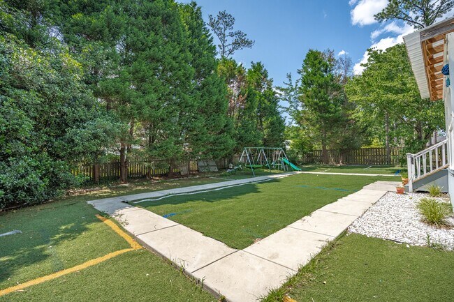 Building Photo - 3 Stagbriar