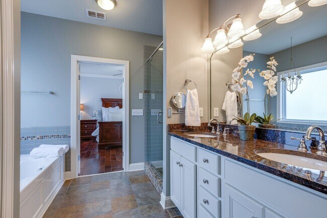 Building Photo - Spotless 5BR/3.5BA rental home, Meade of A...
