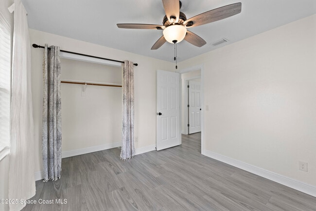 Building Photo - 1066 El Camino Dr