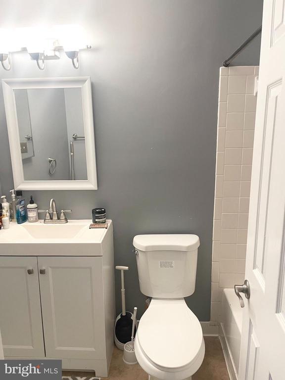 Building Photo - 15401 Empress Way