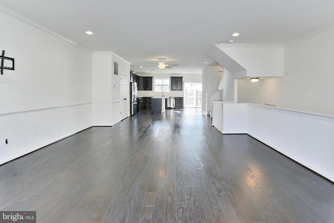 Building Photo - 210 Apsley Terrace