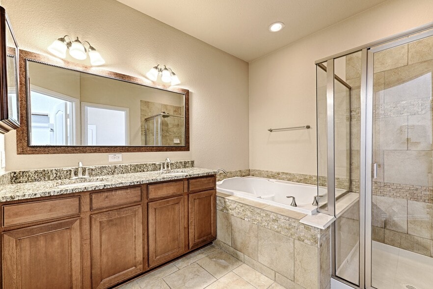 Building Photo - 2326 Stutz Dr