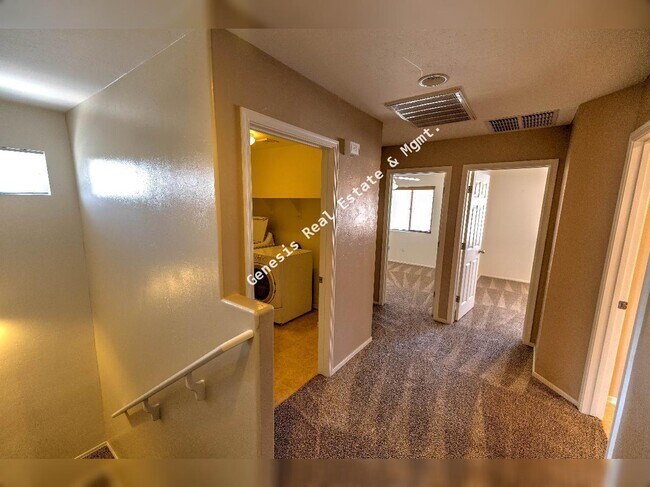 Building Photo - Three Bedroom in Southeast Tucson