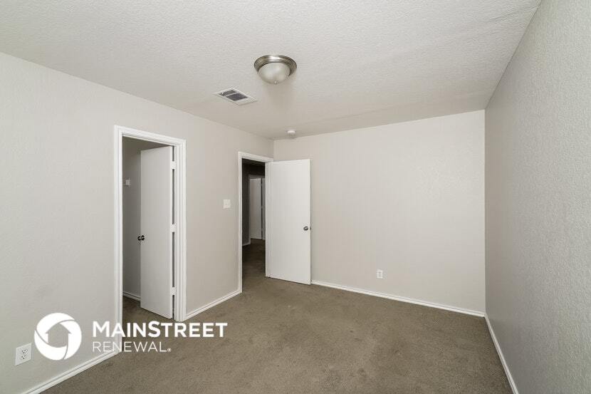 Building Photo - 6210 Lake Superior St