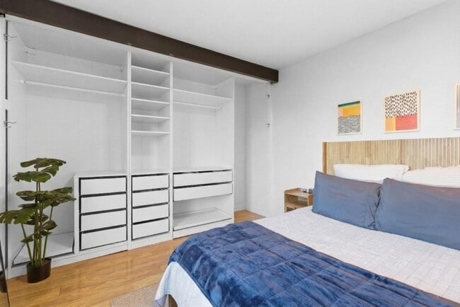 Building Photo - 4262 Wilson Ave