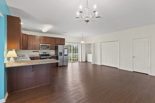 Building Photo - 338 Camerton Ln