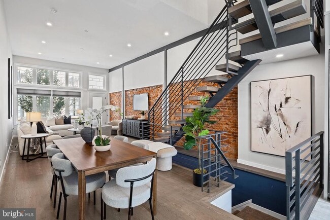 Building Photo - 2106 Spring St