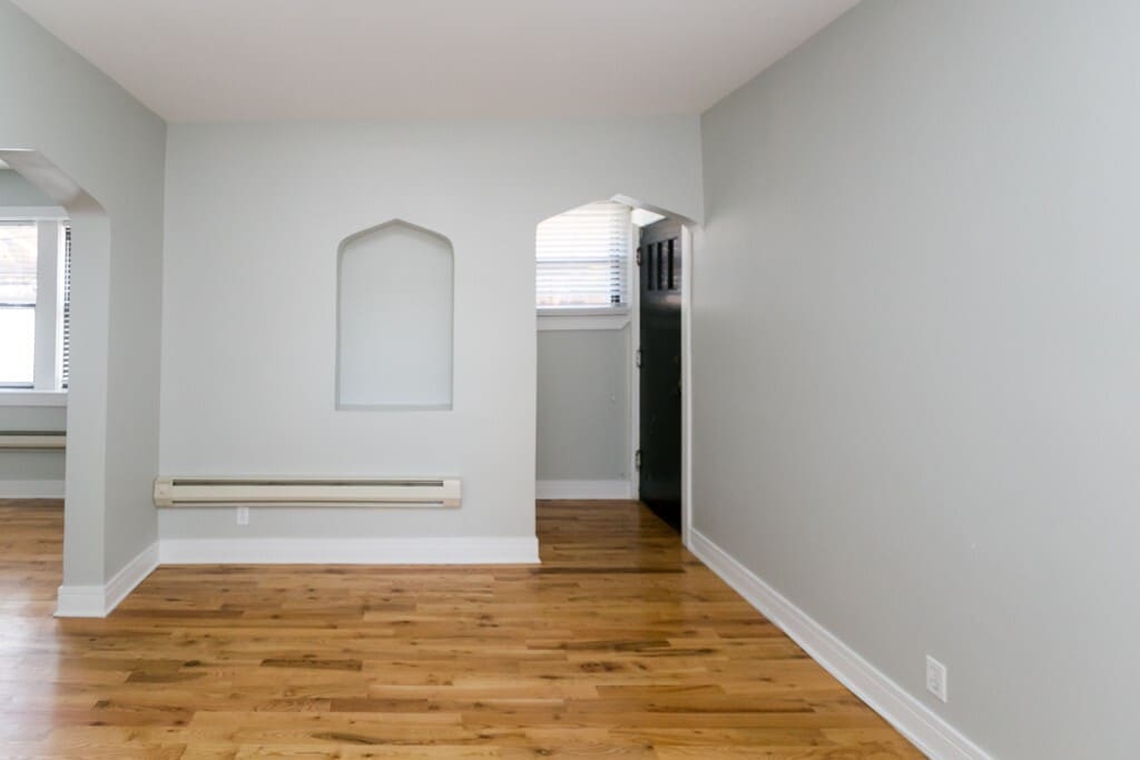 Building Photo - 4418 N Wolcott Ave