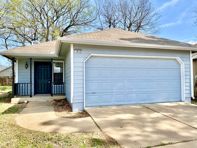 Primary Photo - Stylish Move-In Ready Gem! Jenks Schools &...