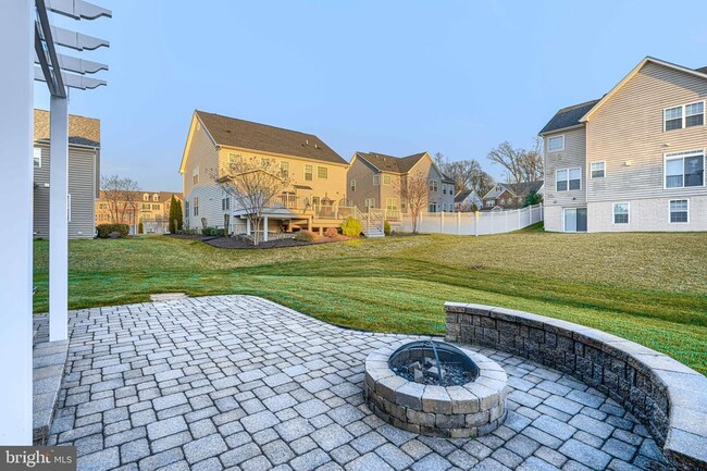 Building Photo - 601 Long Wall Dr