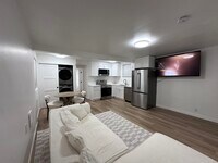 Building Photo - 1747 NE 147th St