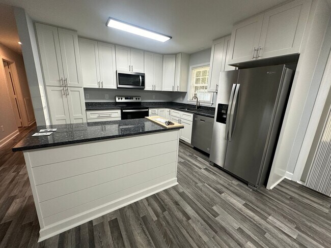 Building Photo - 1109 Sidney Dr
