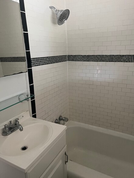 Building Photo - 153 Adkinson Dr