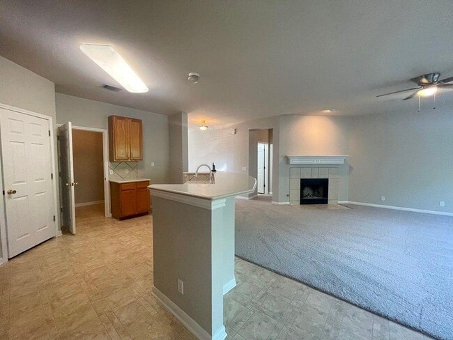 Building Photo - 6046 Ronchamps Dr