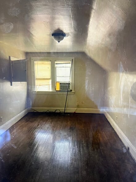 Bedroom - 791 w exchange st