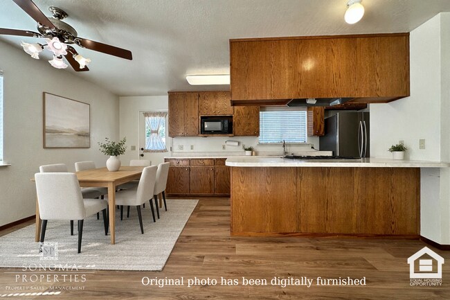 Building Photo - Spacious 4+BD/3BA Two-Story Home with Expansive Yard