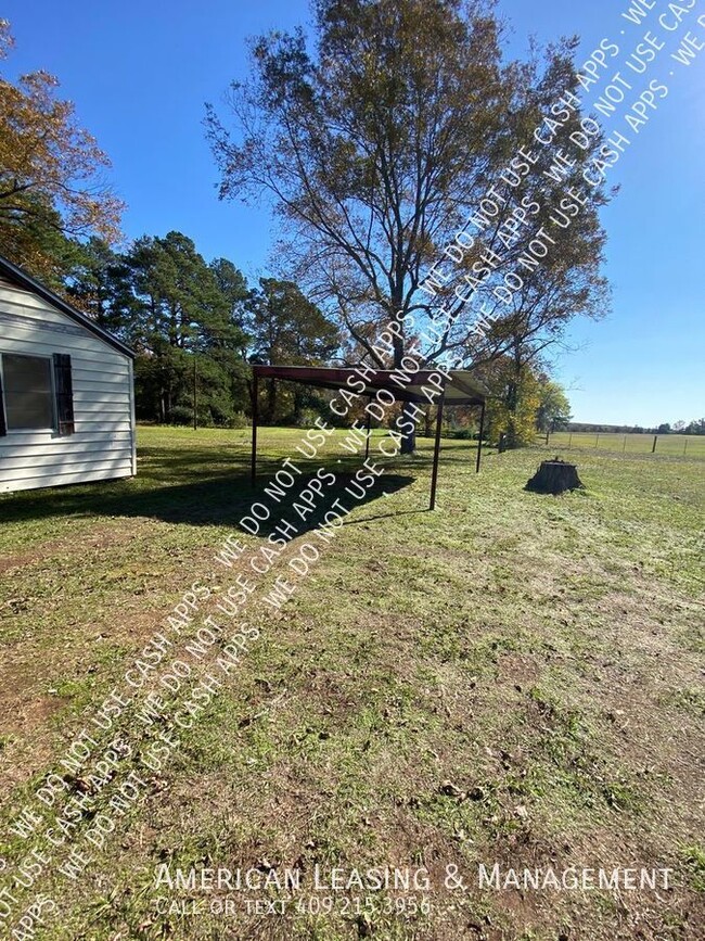 Building Photo - 3-Bedroom 1-Bath Country Home Available fo...