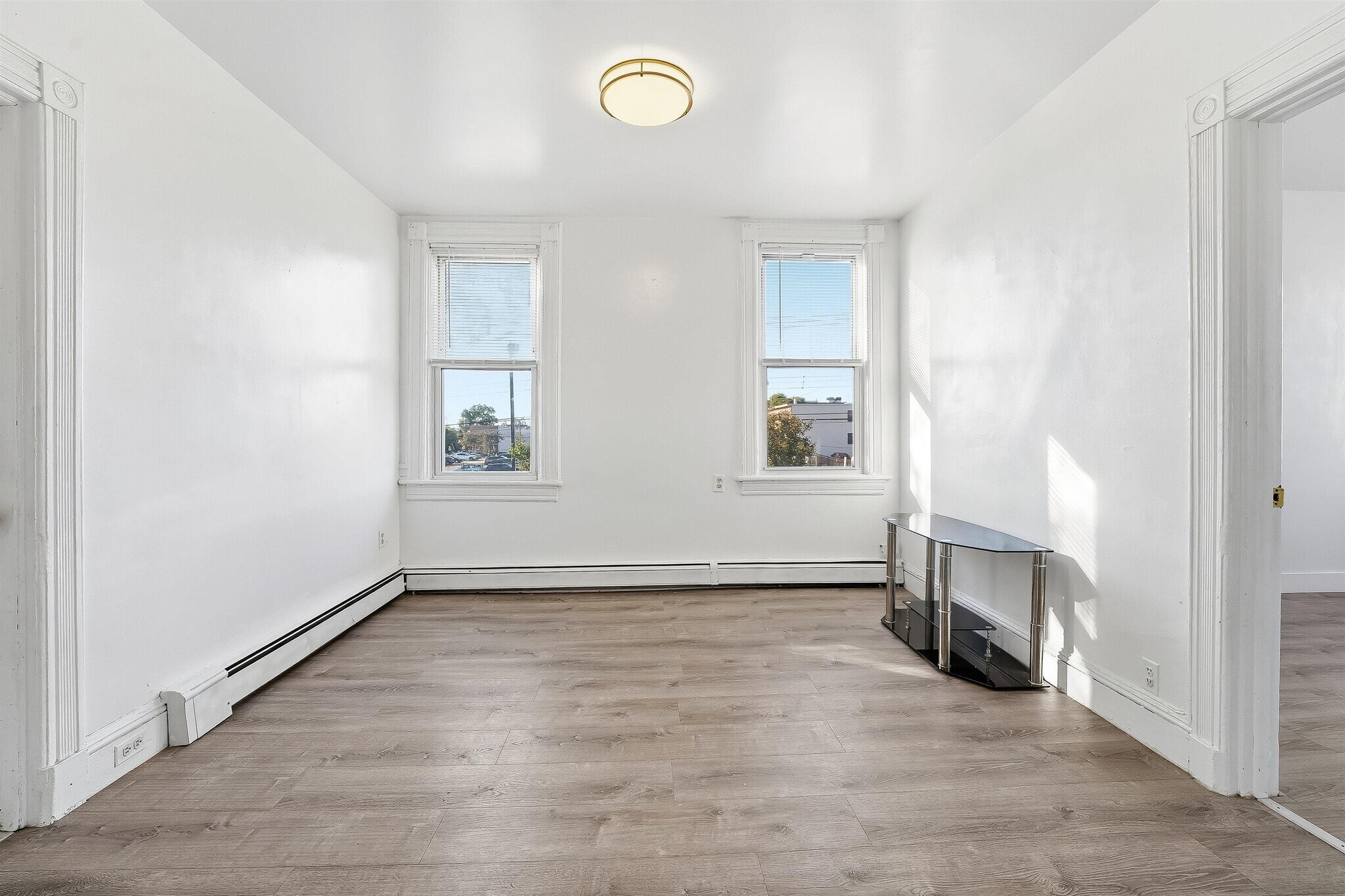 Building Photo - 525 7th St