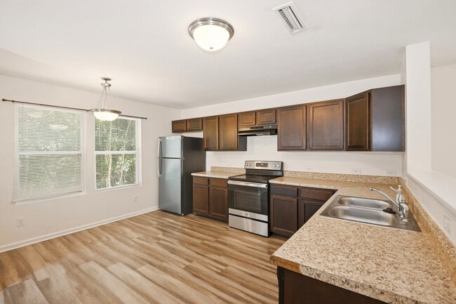 Building Photo - 1025 Rook Rd