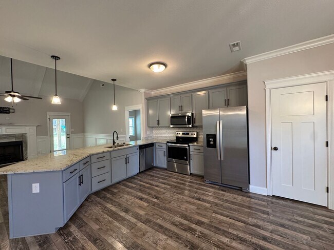 Building Photo - Beautiful Single Family Home