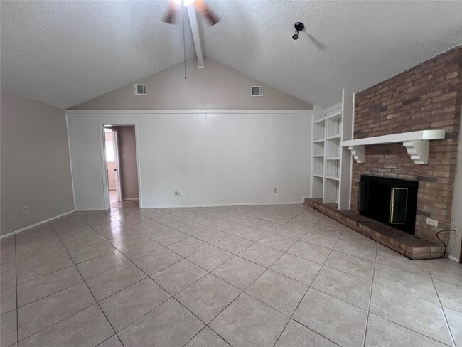 Building Photo - 22422 Elsinore Dr