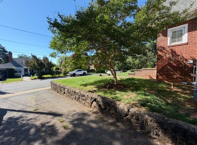 Building Photo - 675 Evergreen Ave