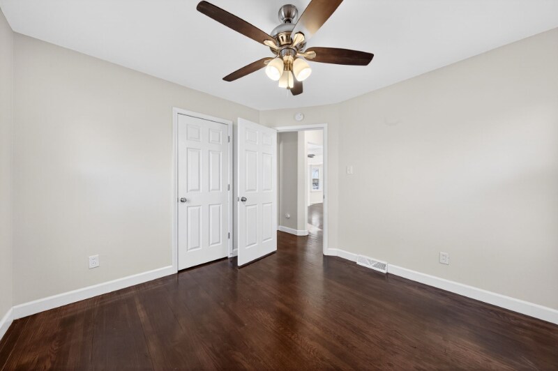 Building Photo - 865 Boone St