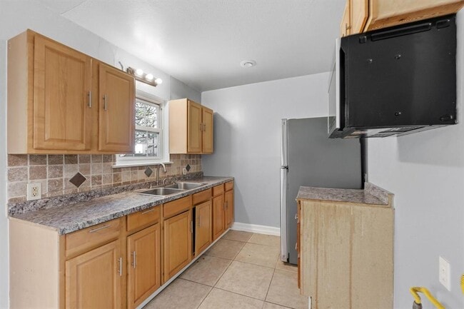 Building Photo - 6214 Club Terrace