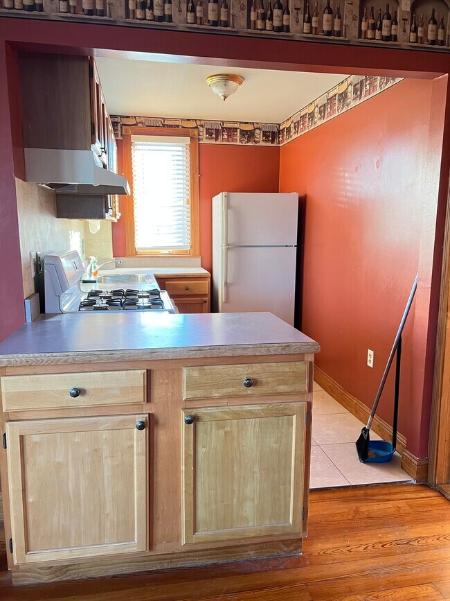 Kitchen - 1033 New Boston Rd