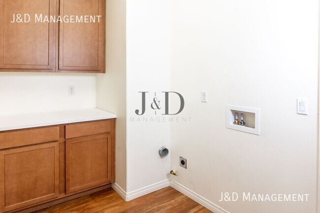 Building Photo - 8955 Valencia St